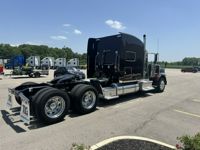 2020 Peterbilt 389