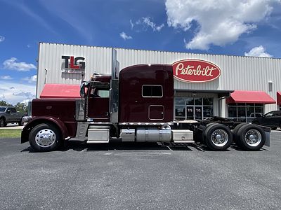 2023 Peterbilt 389