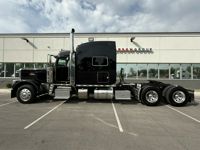 2023 Peterbilt 389