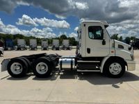 2017 Freightliner CASCADIA 113