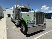 2023 Peterbilt 389
