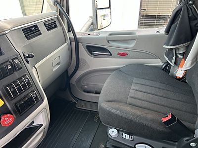 2021 Peterbilt 579