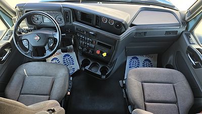 2023 International LT625