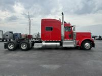 2023 Peterbilt 389