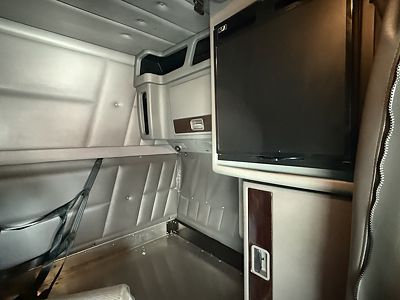 2022 Peterbilt 389-131