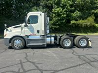 2019 Freightliner CASCADIA 126