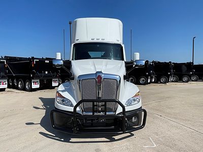 2023 Kenworth T680