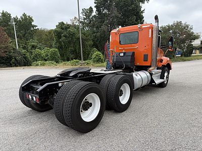 2023 Kenworth T880
