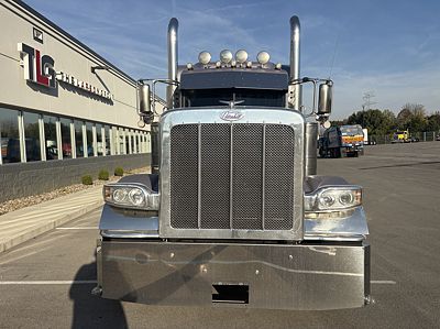 2022 Peterbilt 389-131
