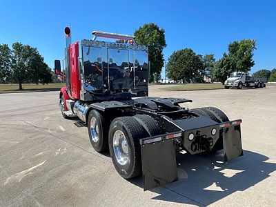2014 Peterbilt 567-121