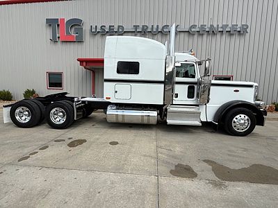 2022 Peterbilt 389