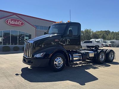 2023 Peterbilt 579