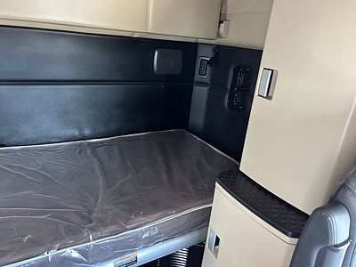 2023 Kenworth T680