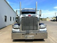 2023 Peterbilt 389