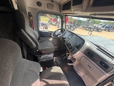 2022 Peterbilt 389