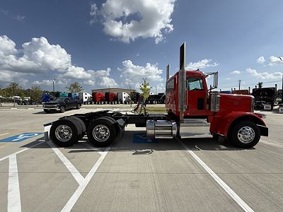 2022 Peterbilt 389