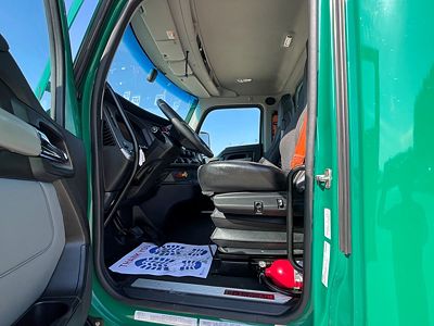 2023 Kenworth T680