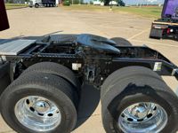 2023 Peterbilt 389