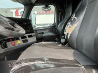 2020 Freightliner CASCADIA 126