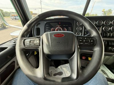 2023 Peterbilt 389