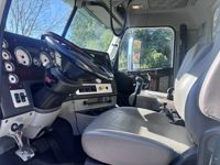 2019 Freightliner 122SD