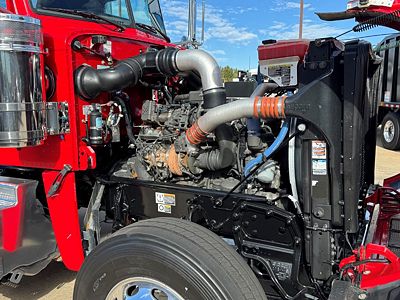 2023 Peterbilt 389