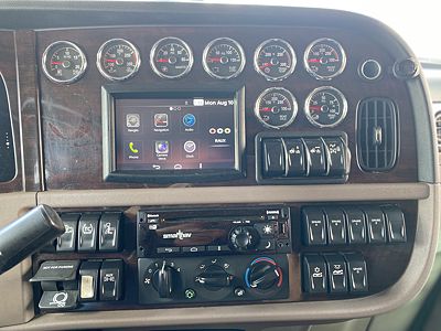 2023 Peterbilt 389