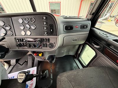 2021 Peterbilt 389