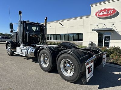 2022 Peterbilt 389