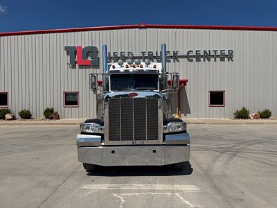2022 Peterbilt 389