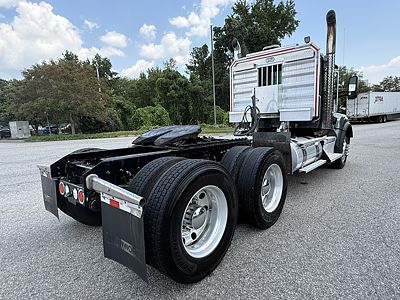 2021 Kenworth T880