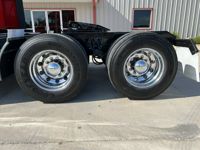 2023 Kenworth T680