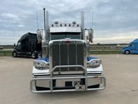 2023 Peterbilt 389