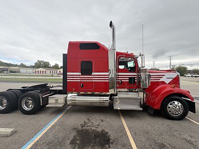 2023 Kenworth W900L