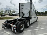 2021 Volvo VNL64T760