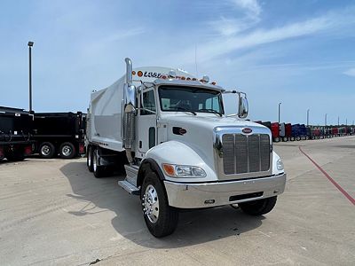 2023 Peterbilt 348
