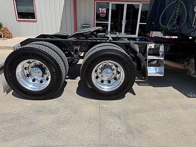 2023 Kenworth T680