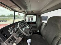 2020 Peterbilt 389