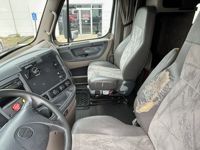 2016 Freightliner CASCADIA 125