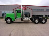 2022 Peterbilt 389