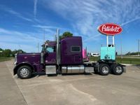 2023 Peterbilt 389