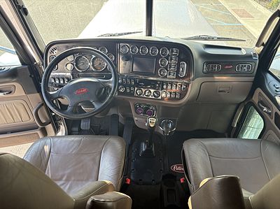 2022 Peterbilt 389-131