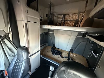 2024 Peterbilt 579