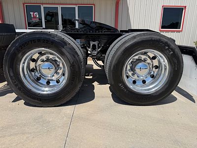 2023 Peterbilt 579