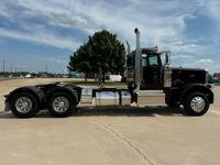 2022 Peterbilt 389