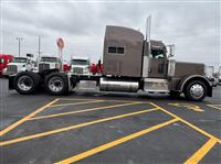 2021 Peterbilt 389