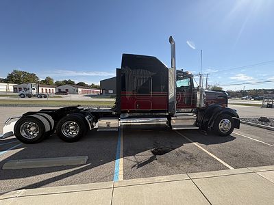 2022 Kenworth W900L