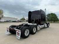 2023 Peterbilt 389