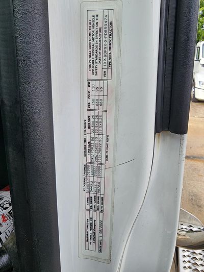 2023 Peterbilt 579