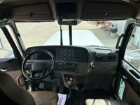2023 Peterbilt 389